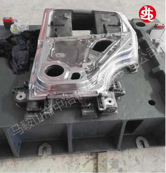 汽车覆盖件模具